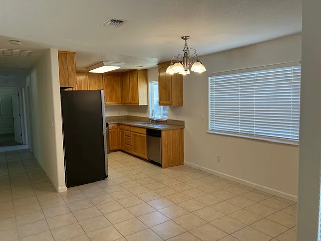 3 bed, 1185 sqft, $3,250 — Photo 4