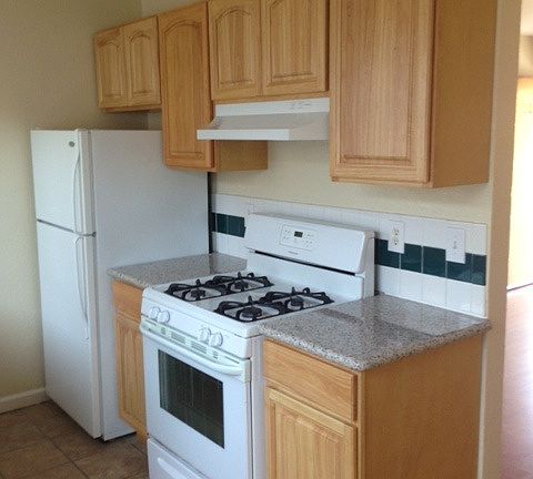 4th image of 565 Sacramento St APT 10