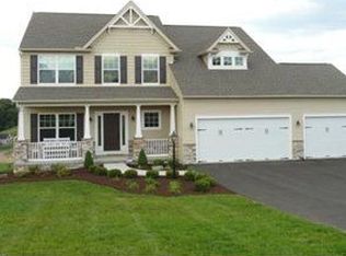 205 Ashton Ct, Mars, PA 16046