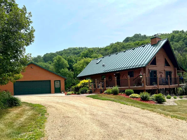 16487 Elm Tree Ln, Richland Center, WI 53581