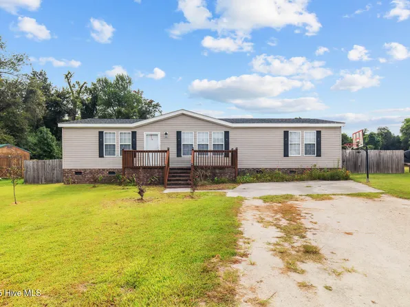 222 Busch Drive, Richlands, NC 28574