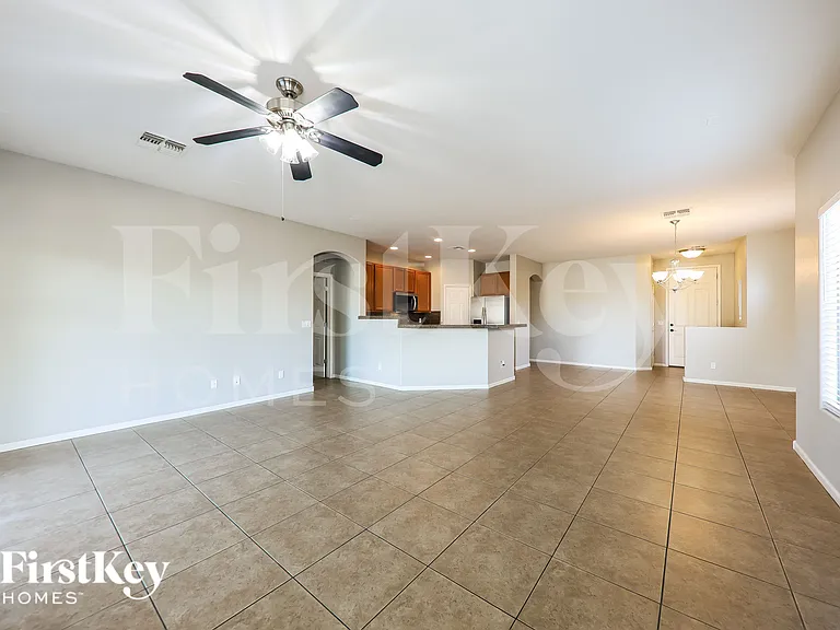 17650 N 30th St — Photo 5