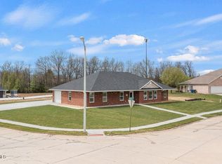 1711 Ashley Ct, Fulton, MO 65251