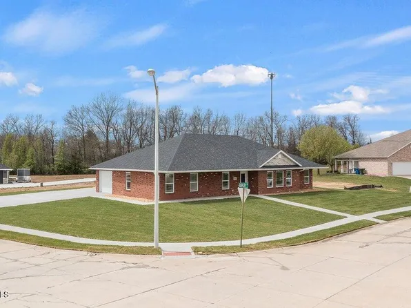 1711 Ashley Ct, Fulton, MO 65251