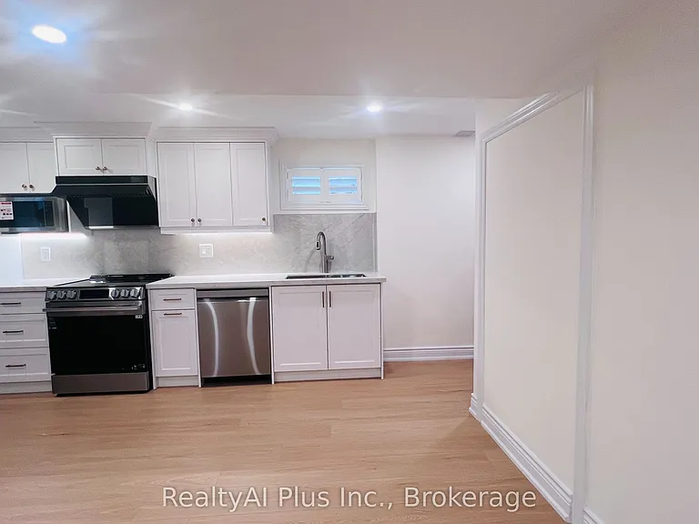 37 Bowhill Dr #WALK-OUT BASEMENT — Photo 9