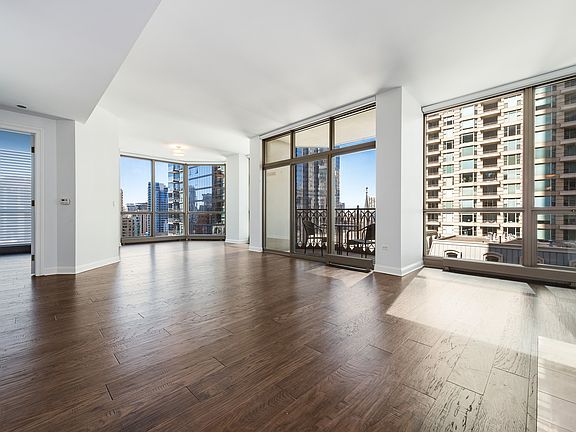 3rd image of 21 E Huron St APT 1507
