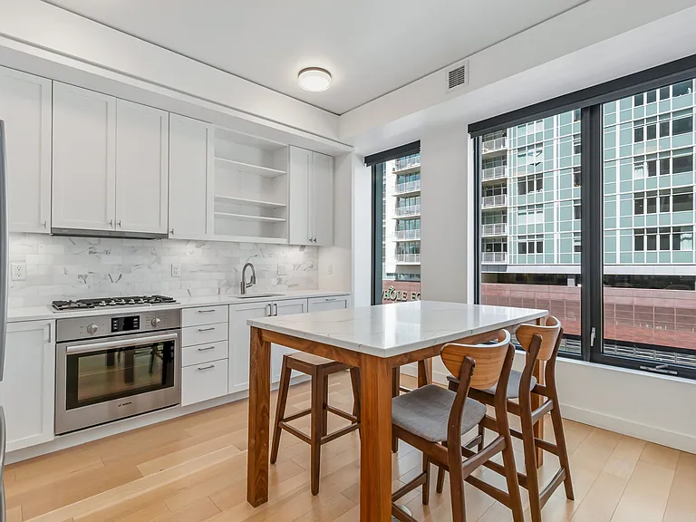 1750 Wewatta St #403 — Photo 8