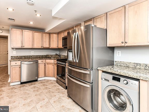 3rd image of 1304 Fairmont St NW APT 1