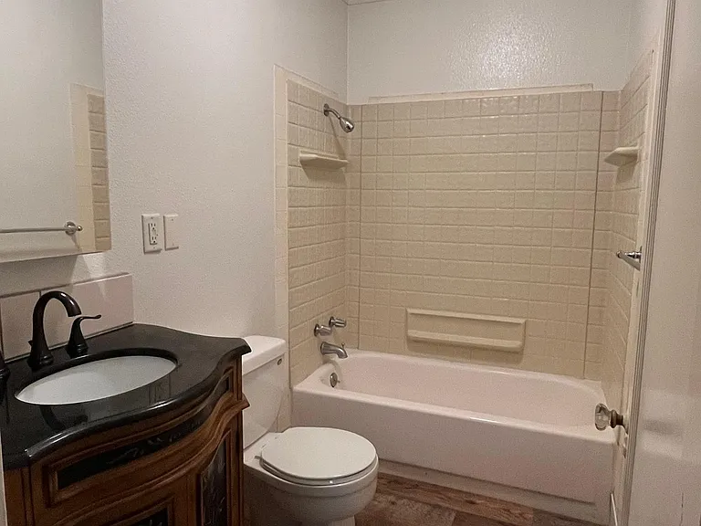 512 Monterey Ave #C — Photo 10