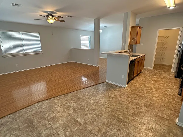 3776 Castle Rock Dr — Photo 20
