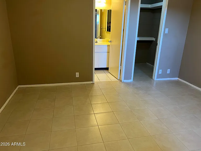 501 W Yukon Dr #4 — Photo 17