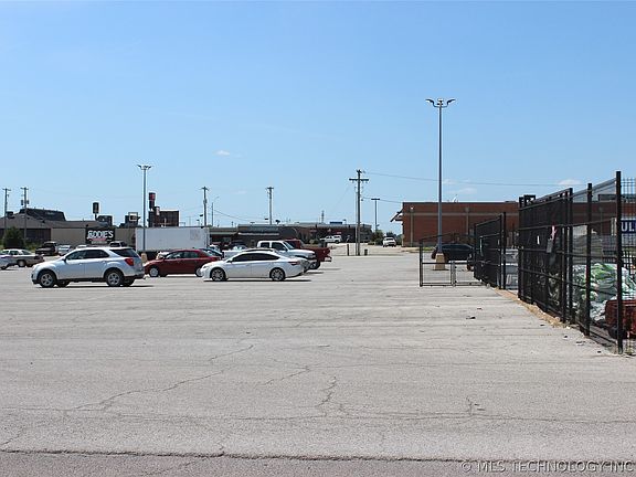 4th image of S Grant Ave