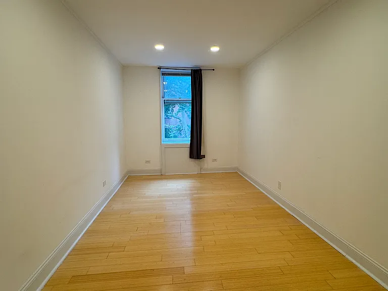 313 S 17th St #2F — Photo 9