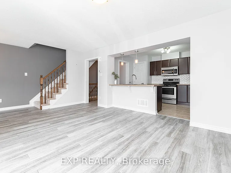 960 Messor Cres — Photo 10