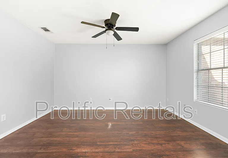 3308 Catalina Dr — Photo 13