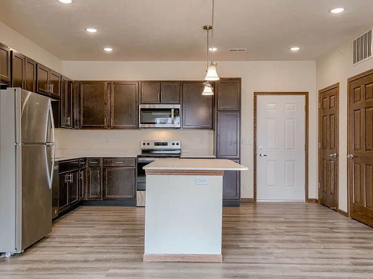 3715 Hohensee Dr — Photo 27