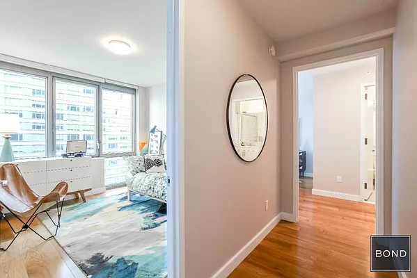 Rented by Bond New York | media 13