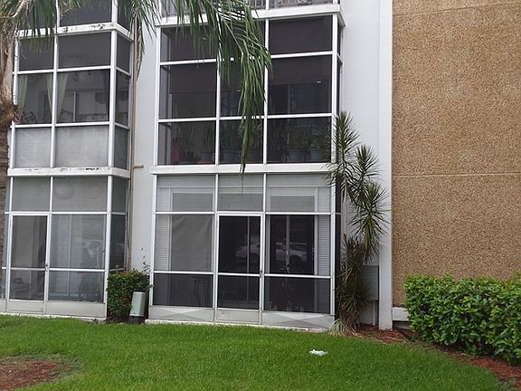 5th image of 3000 NE 16th Ave APT 113