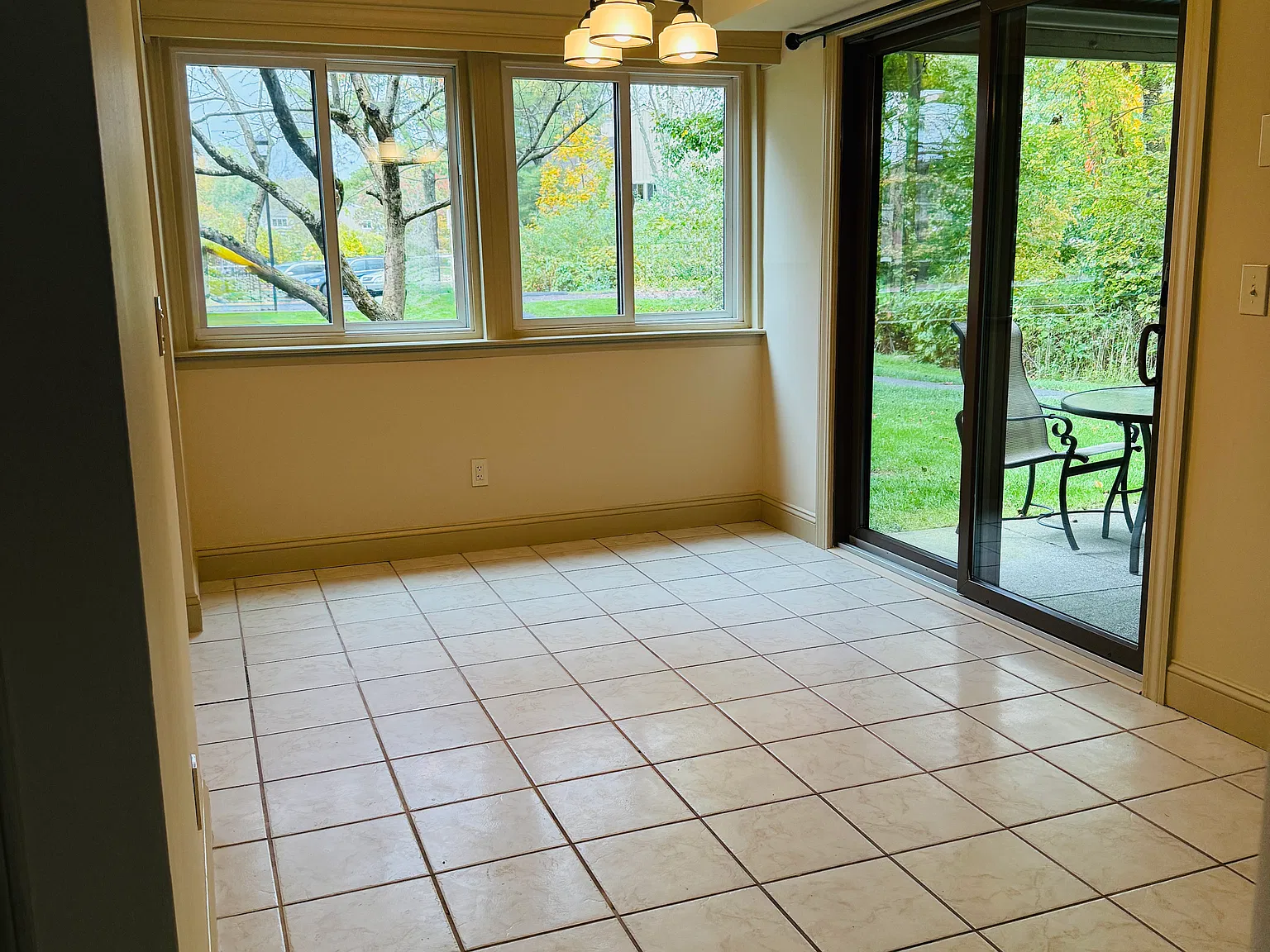 1 bed, 863 sqft, $2,450 — Photo 4