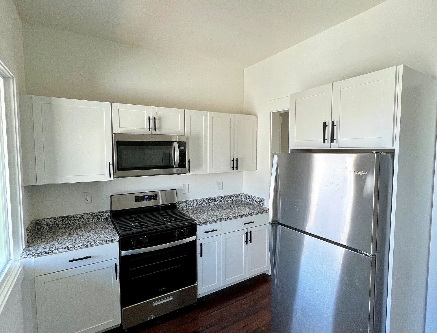 4 bed, 1415 sqft, $2,200 — Photo 4
