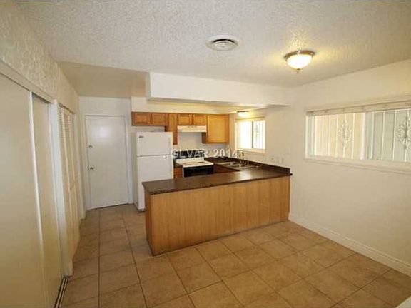 3rd image of 4964 Novato Cir