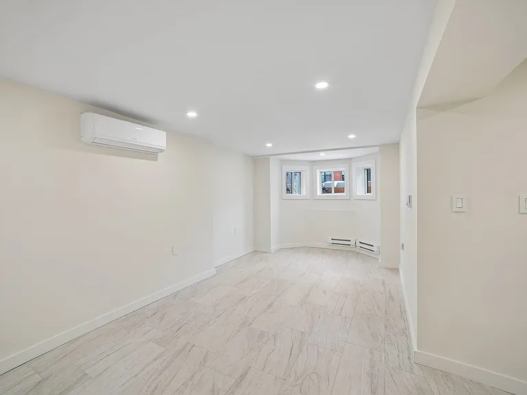 62.5 Oak St #1 — Photo 2