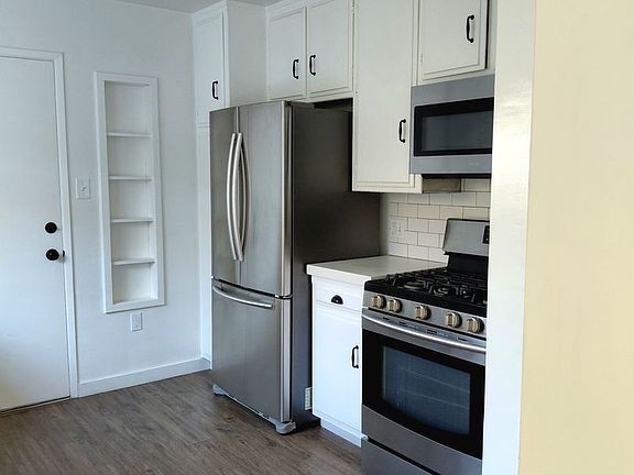 5th image of 451 San Vicente Blvd APT 16
