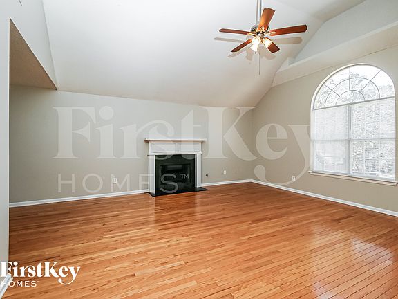 2nd image of 4634 Idlewood Park