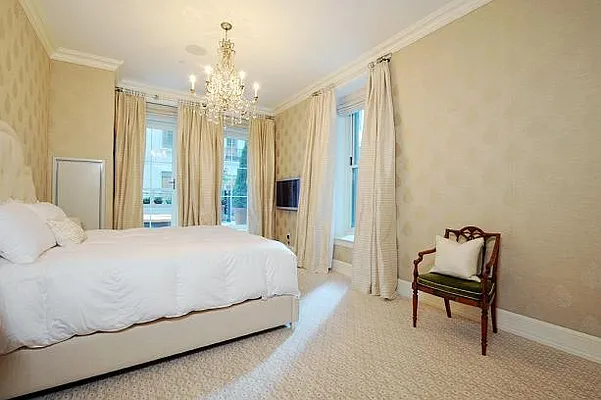 Sold by Helen Downey, LREB | media 8