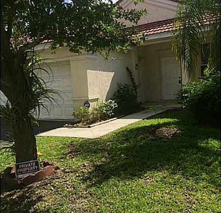 3rd image of 821 Sand Creek Cir