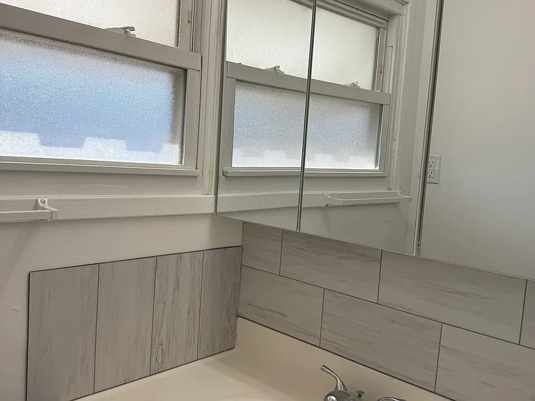 4660 Frankfort Ave — Photo 13