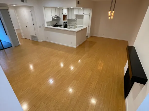 13112 Valleyheart Dr APT 206, Studio City, CA 91604