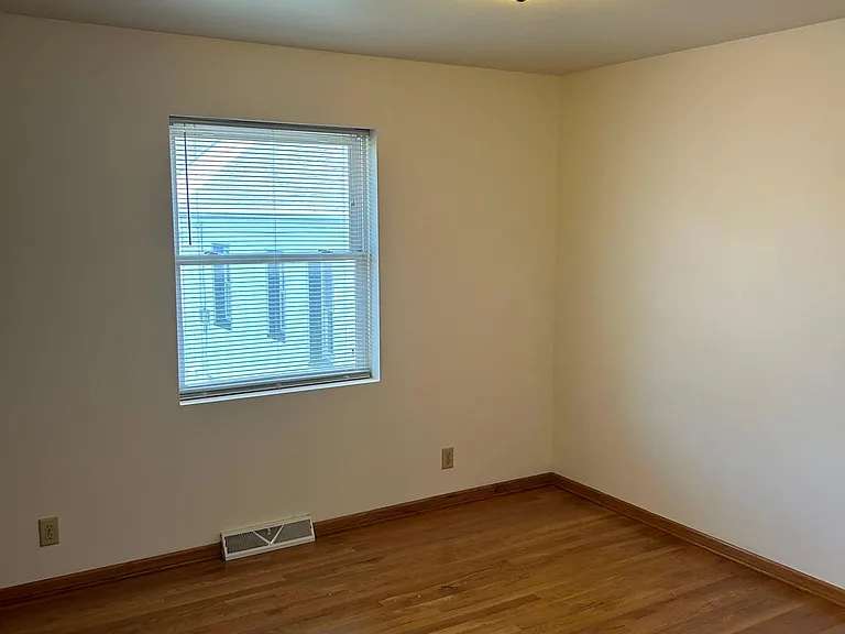 larger upstairs bedroom
