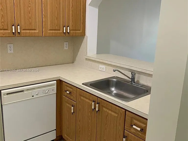 1250 SE 29th St #20558 — Photo 9