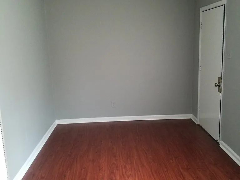 1160 Springdale St — Photo 3