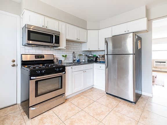 3rd image of 4915 N Central Ave APT 1