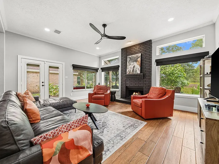 906 Maple Branch Ln — Photo 10