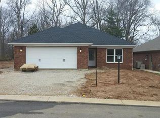 27 Old Capital Rdg NE, Corydon, IN 47112