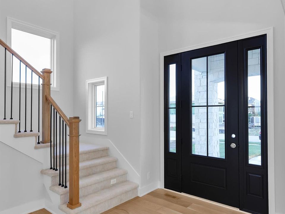 2nd image of 19010 Ventana St
