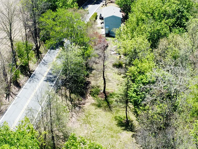 3350 Valley View Dr — Photo 3