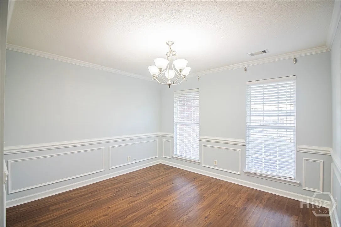 3 bed, 2.0 bath, 1555 sqft, $2,150 — Photo 4