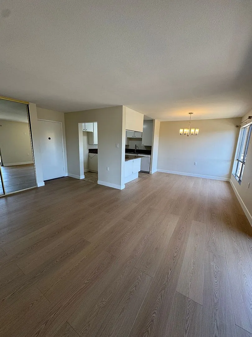 Building Photo - 324 Chestnut Hill Ct #34
