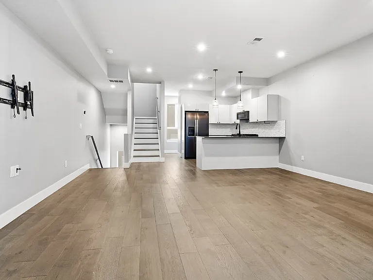 1272 Stuart St — Photo 7