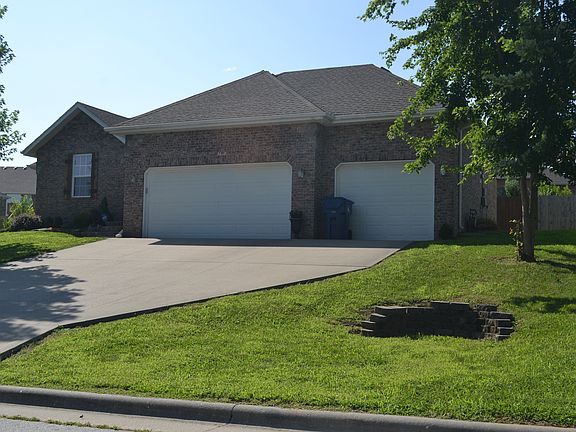 YOUR NEW HOME AWAITS! 