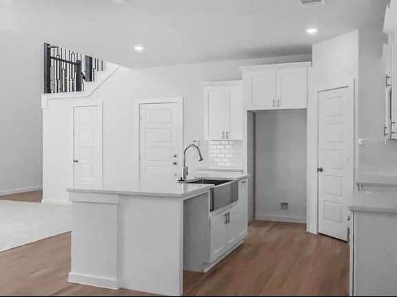 5th image of 6634 Escondido Dr