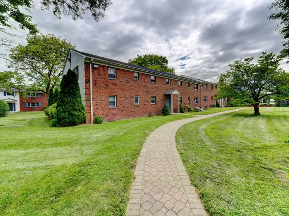 12 Colonial Drive APT A, Rocky Hill, CT 06067