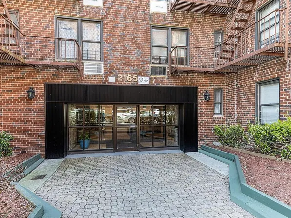 2165 Matthews Ave APT 3A, Bronx, NY 10462
