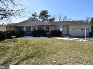 4 Beechwood Ave, Burlington, NJ 08016