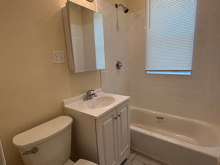 84 Sutherland Rd #14 — Photo 6