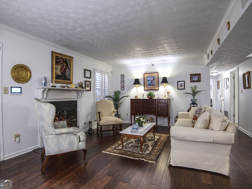 1st image of 3901 Riverlook Pkwy SE Unit 101